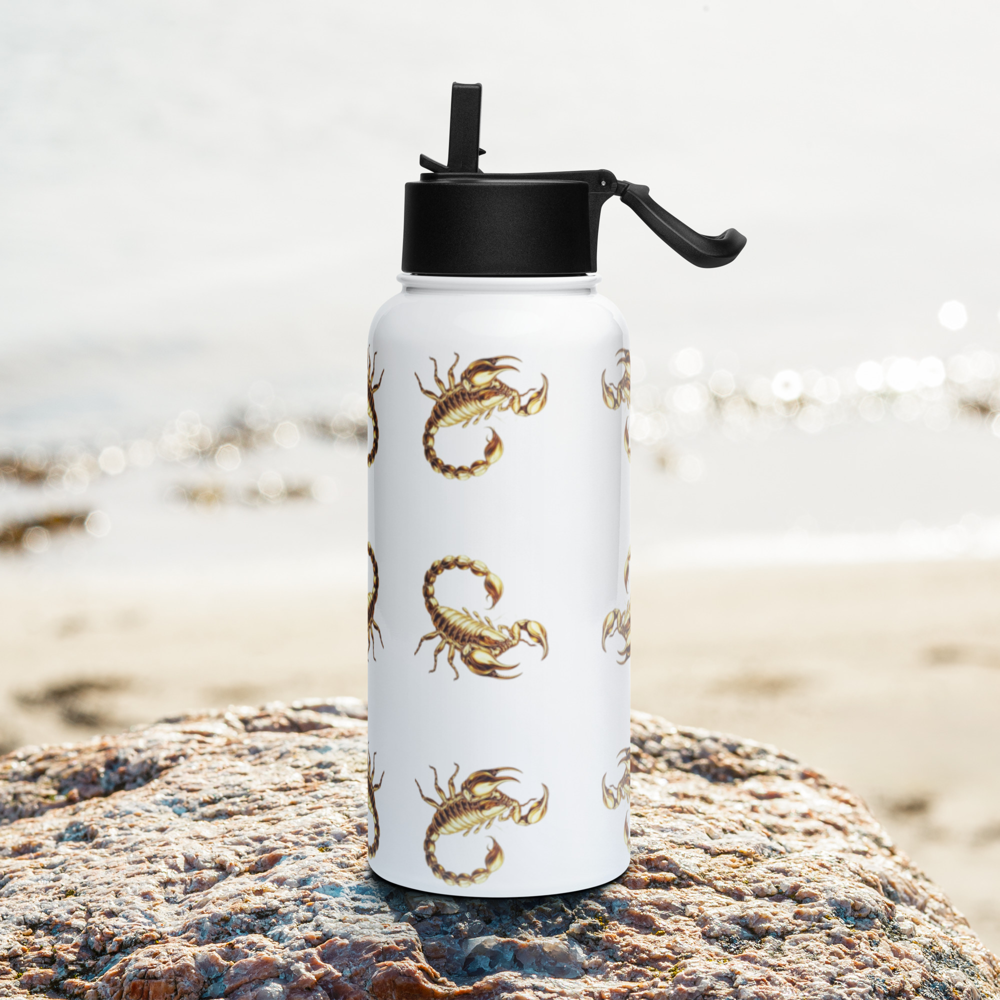 Stainless steel water bottle with a straw lid - Image 3